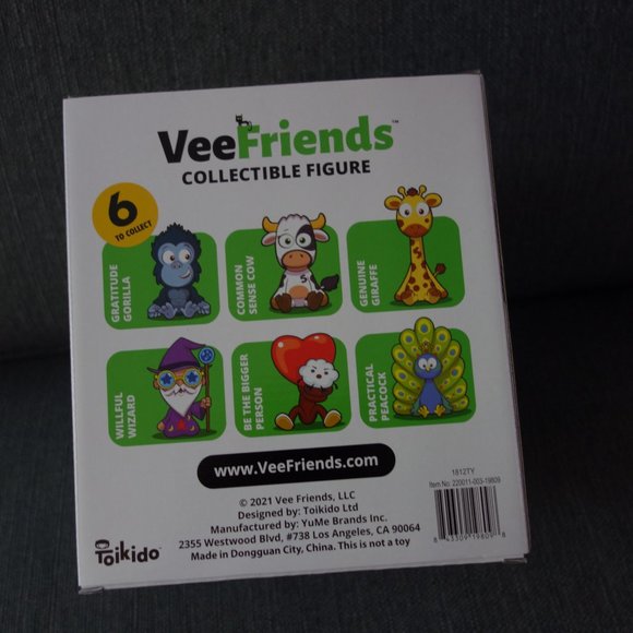 VeeFriends Willful Wizard Collectible Figure Made for Macy's - Picture 7 of 7